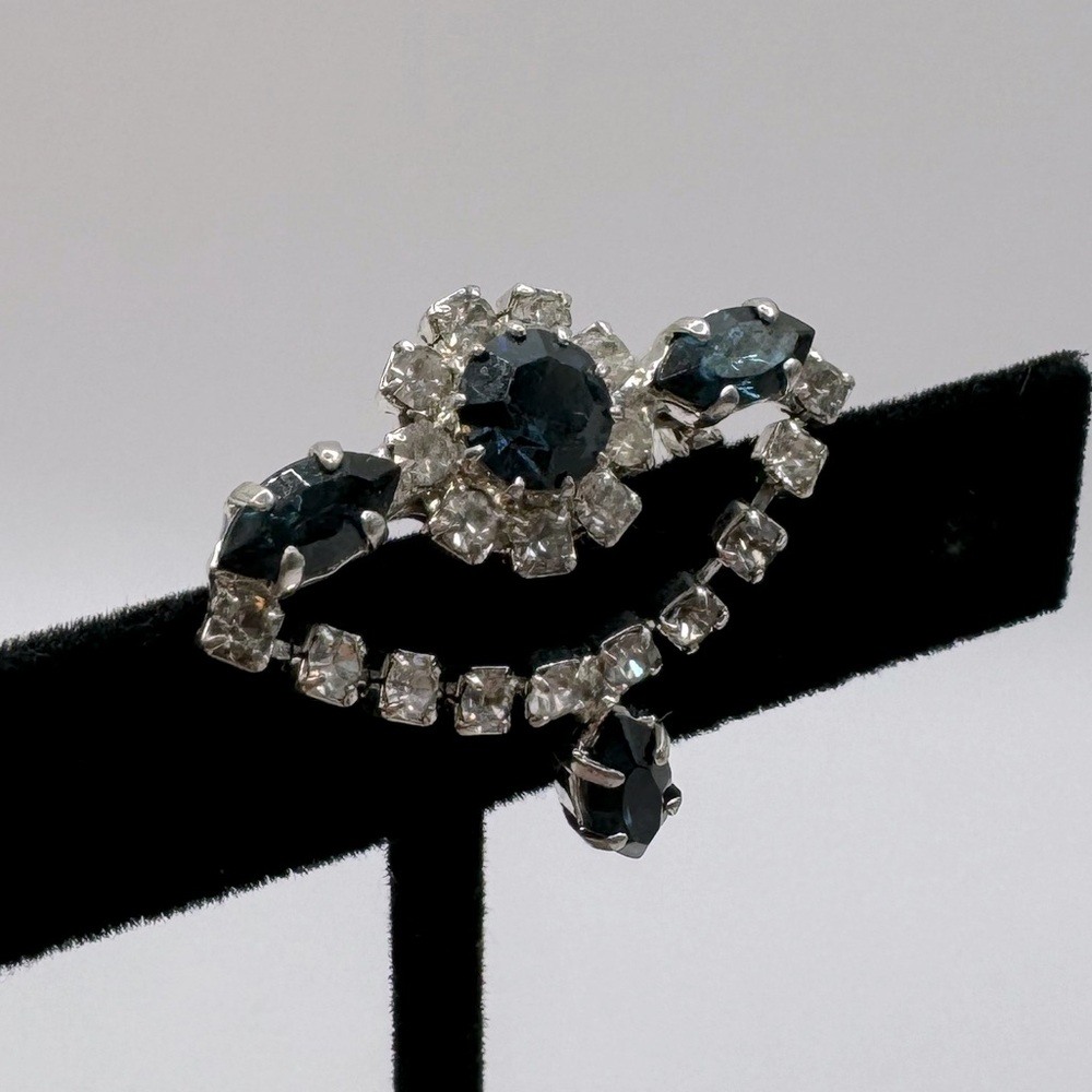 VINTAGE Crystal Dangle Brooch